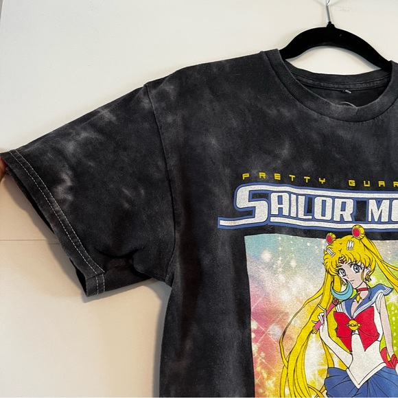 Sailor Moon | Graphic Tee Shirt - Picture 2 of 12